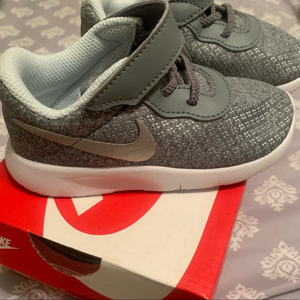 Toddler Nike Shoes size 6